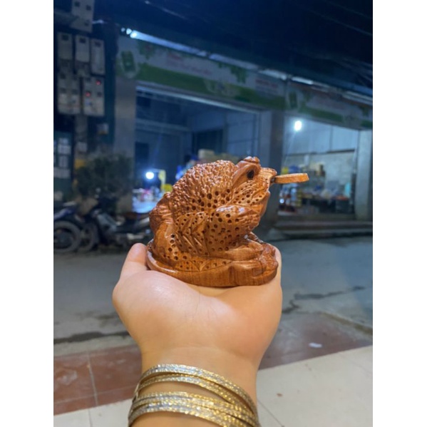 Tượng con cóc thiềm thừ gỗ hương