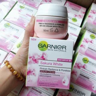 Kem dưỡng trắng da sakura 50ml thái lan