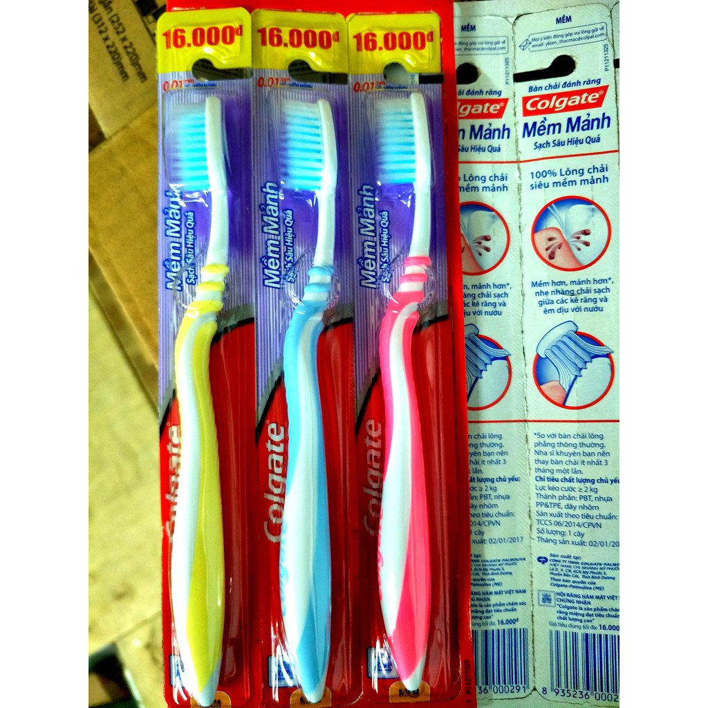 Bộ ba bàn chải Colgate siêu mềm.