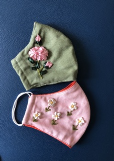 Khẩu trang thêu handmade