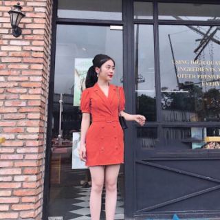 Đầm cổ vest