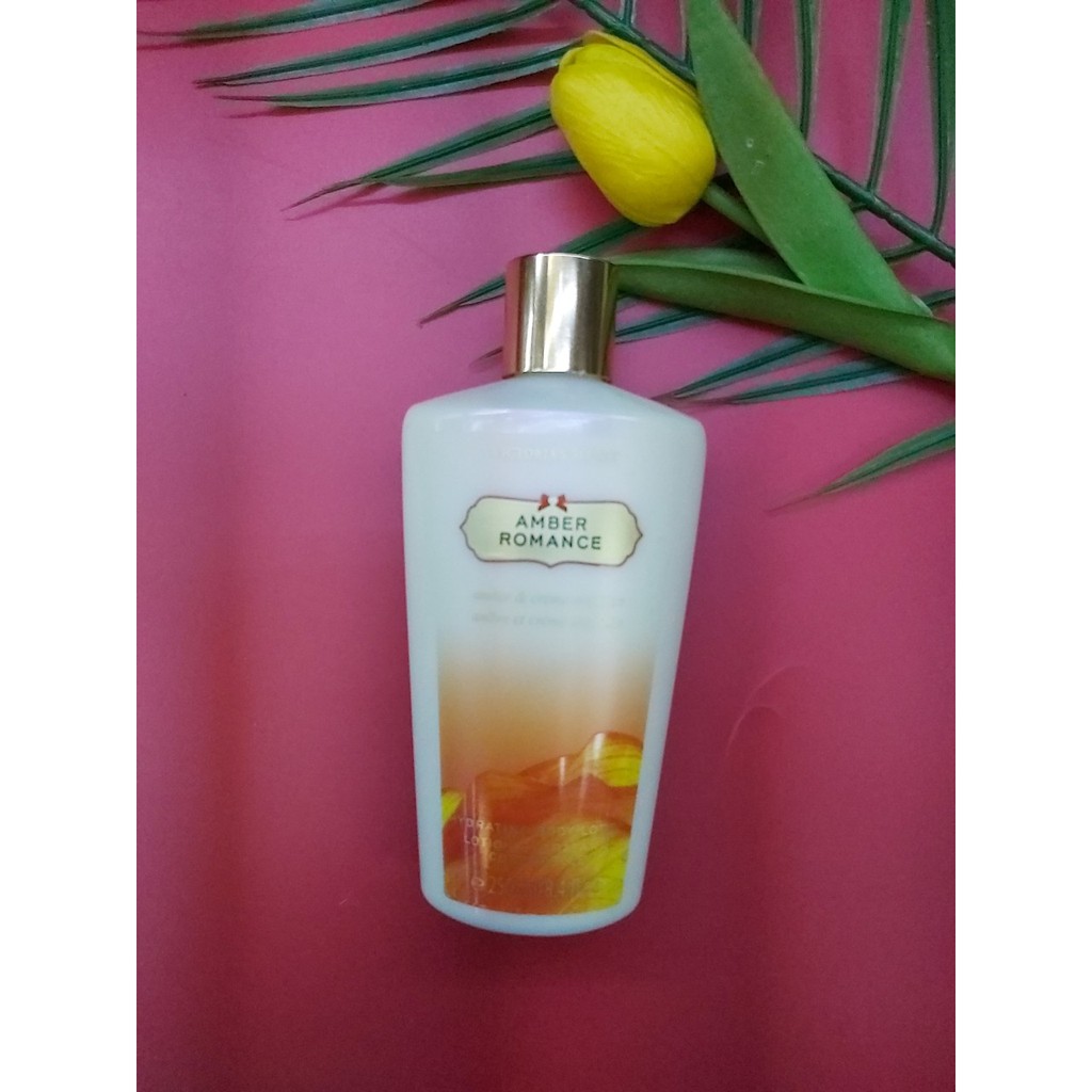 DƯỠNG THỂ VICTORIA'S SECRET HYDRATING BODY LOTION 250ML