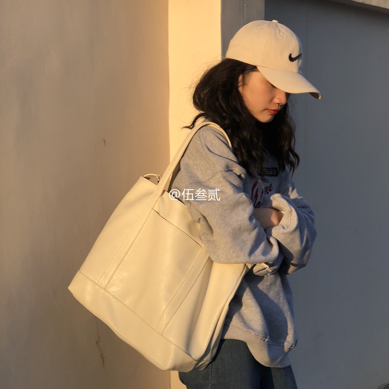 Túi tote Da PU Mềm Màu Xanh Lá / Trắng Sức Chứa Lớn Thời Trang Cho Nữ