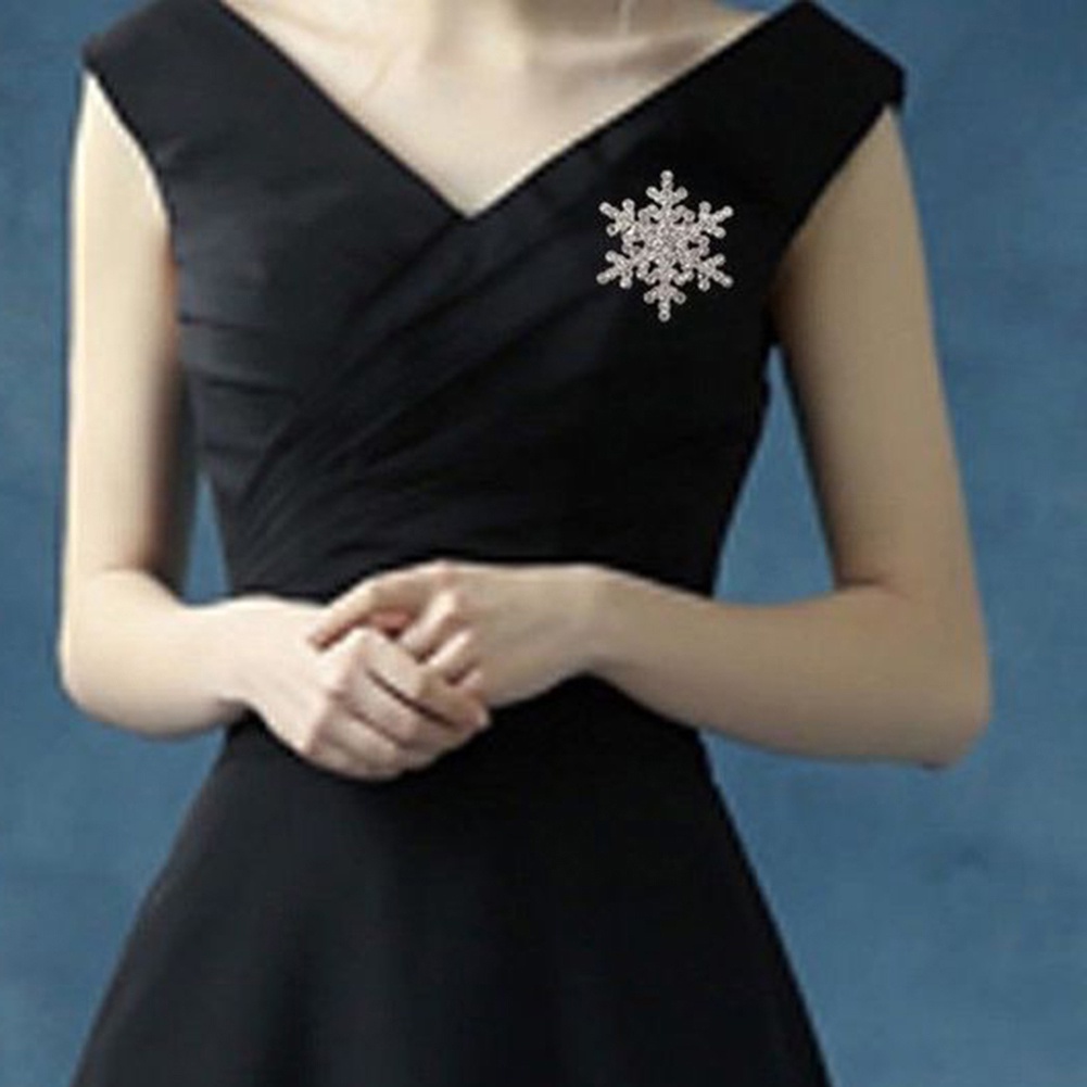 Ghim cài áo nữ hình bông tuyết đính đá thanh lịch thời trang