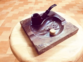 Gạt tàn thuốc trang trí