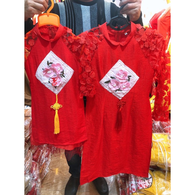 Áo Dài cách tân đính hoa tay ren hoa kèm chân váy xoè