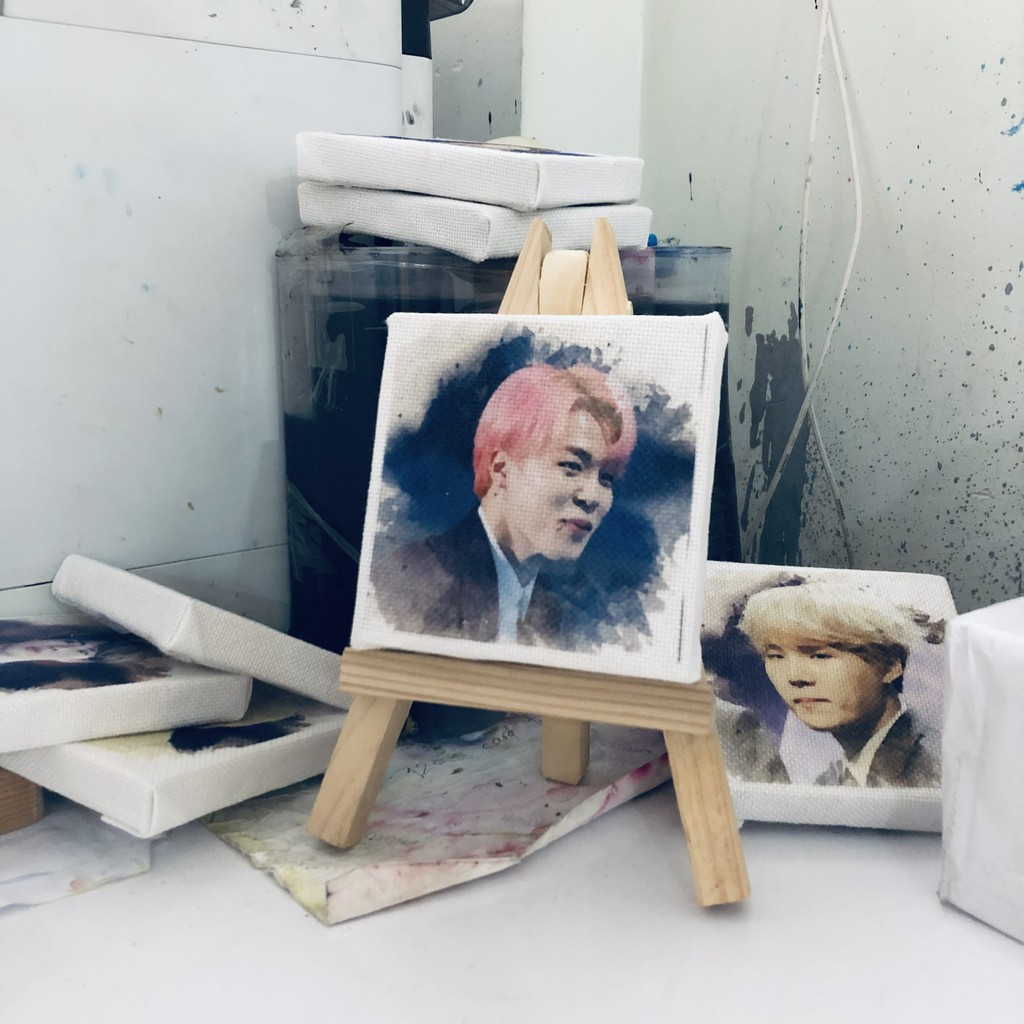 Tranh canvas BTS 10x10cm trang trí kèm giá gỗ 7 thành viên Jin, Jimin, Suga, Jungkook, V, Jhope, RM