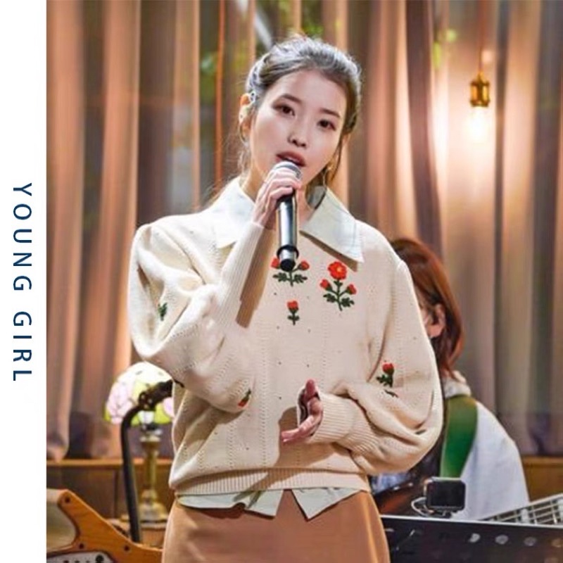 Áo pull hoa mai dệt kim len IU thêu hoa mặc ngoài rộng rãi