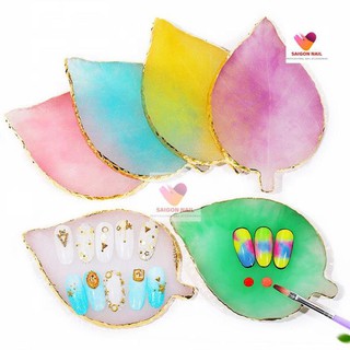 Khay đá đựng màu vẽ đủ kiểu