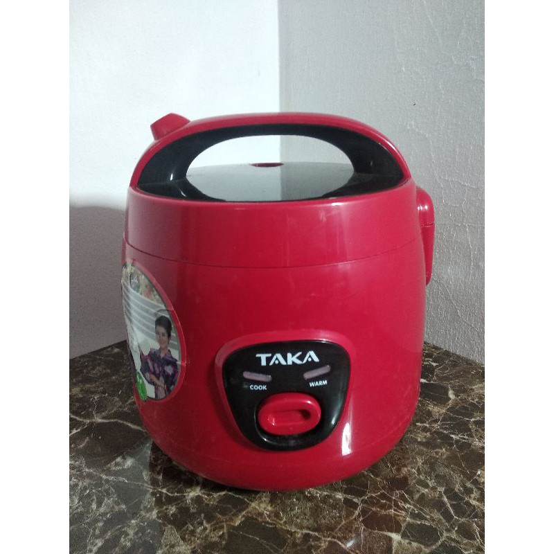 Nồi cơm điện Taka TKE618 dung tích 1,8l