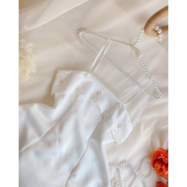 ĐẦM 2 DÂY ĐÍNH CƯỜM TRƯỚC NGỰC