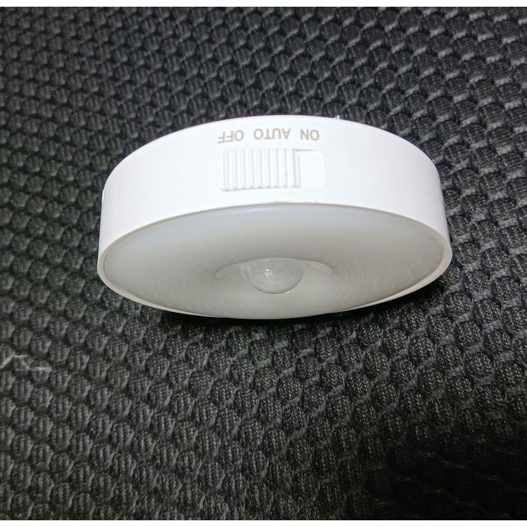Đèn Led Cảm Ứng Hồng Ngoại Tự Động Sạc Thông Minh Đa Năng Dán Tường Đổi Màu, Tự Động Bật Tắt - Yoboshop