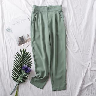 Quần baggy lửng xanh pastel