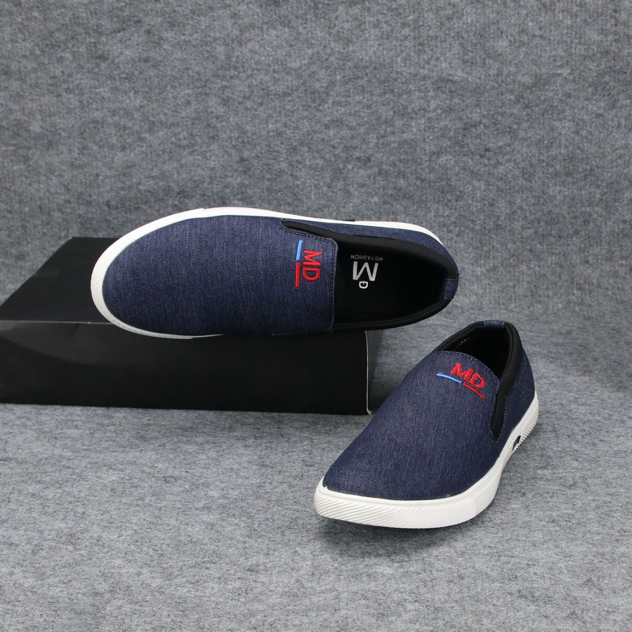 Giày lười vải nam thân xanh đen thêu chữ đế trắng TS363 Tronshop | BigBuy360 - bigbuy360.vn