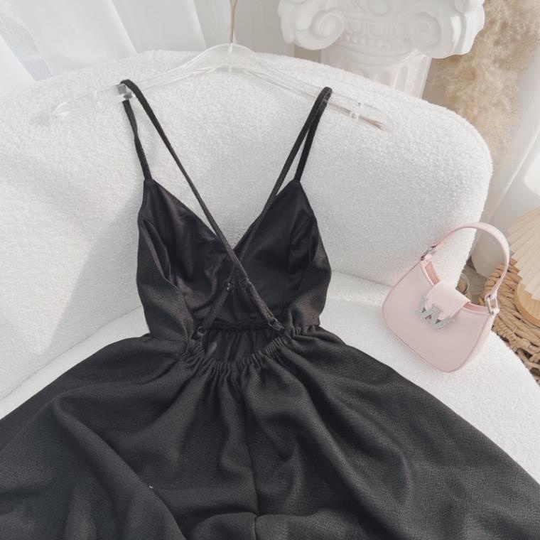 Đầm đen ngắn xòe 2 dây hở lưng chéo dây sexy