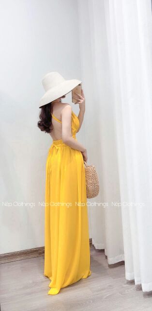 Sẵn 3 màu váy maxi hai dây hở lưng cổ yếm xẻ tà đi biển | BigBuy360 - bigbuy360.vn
