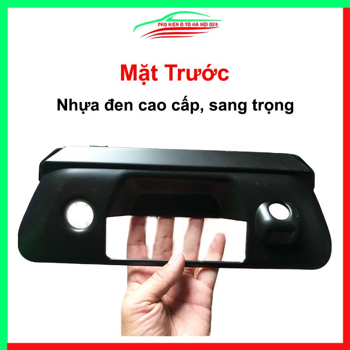 Ốp tay mở cốp Navara màu đen trang trí xe chống va đập hiệu quả
