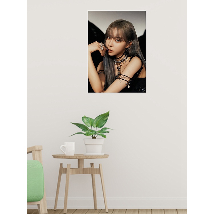 Set 2 Tấm Poster Dán Tường Hình Các Thành Viên Nhóm Nhạc Kpop Aespa