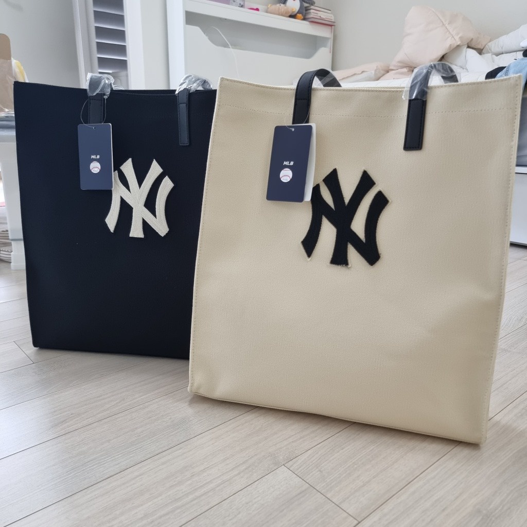 [CHÍNH HÃNG] Túi Tote MLB Canvas New York Yankees màu Cream - CODE: 3AORM022N-50CRS