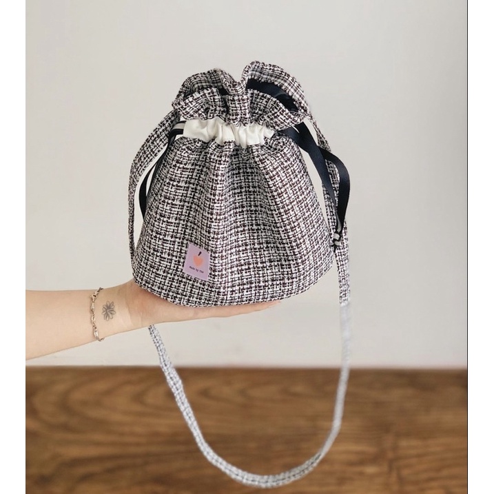 TÚI RÚT ĐEO CHÉO VẢI DẠ TWEED MADE BY TÍM