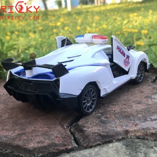 Xe cảnh sát đóng mở cửa