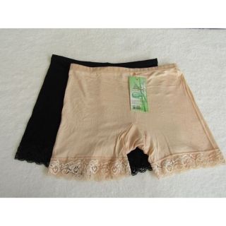 (1820) quần đùi cotton phối chân ren ,mặc trong váy xinh thật là xinh