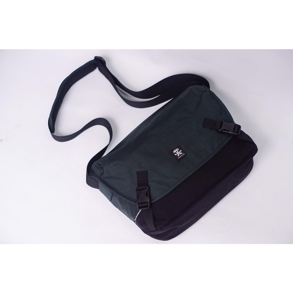 Túi máy ảnh Crumpler Proper Roady 7500.