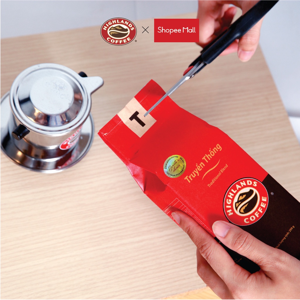 [TẶNG 2 GÓI] Cà phê rang xay Truyền Thống Highlands Coffee 200g - gu đậm KHI MUA 10 GÓI