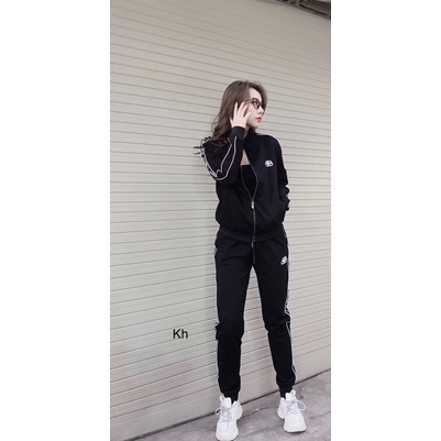 Bộ thể thao nữ kéo khoá chữ B