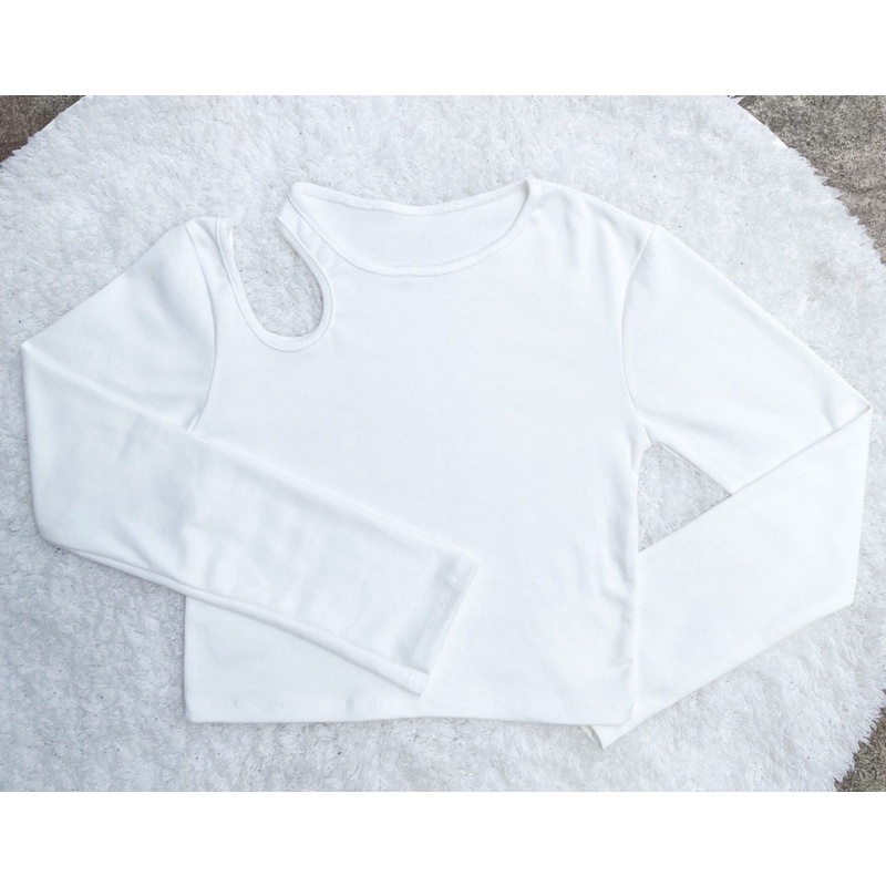Áo croptop hở vai form dài cổ tròn tay dài kèm 2 màu như hình k42