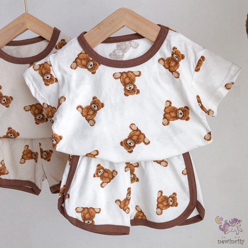 Bộ áo thun tay ngắn và quần short in hình gấu phong cách Hàn Quốc cho trẻ em