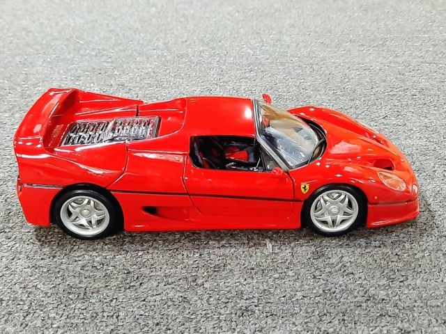 Xe Mô Hình Ferrari F50 tỉ lệ 1:18 Hãng Bburago sản xuất . Màu Đỏ