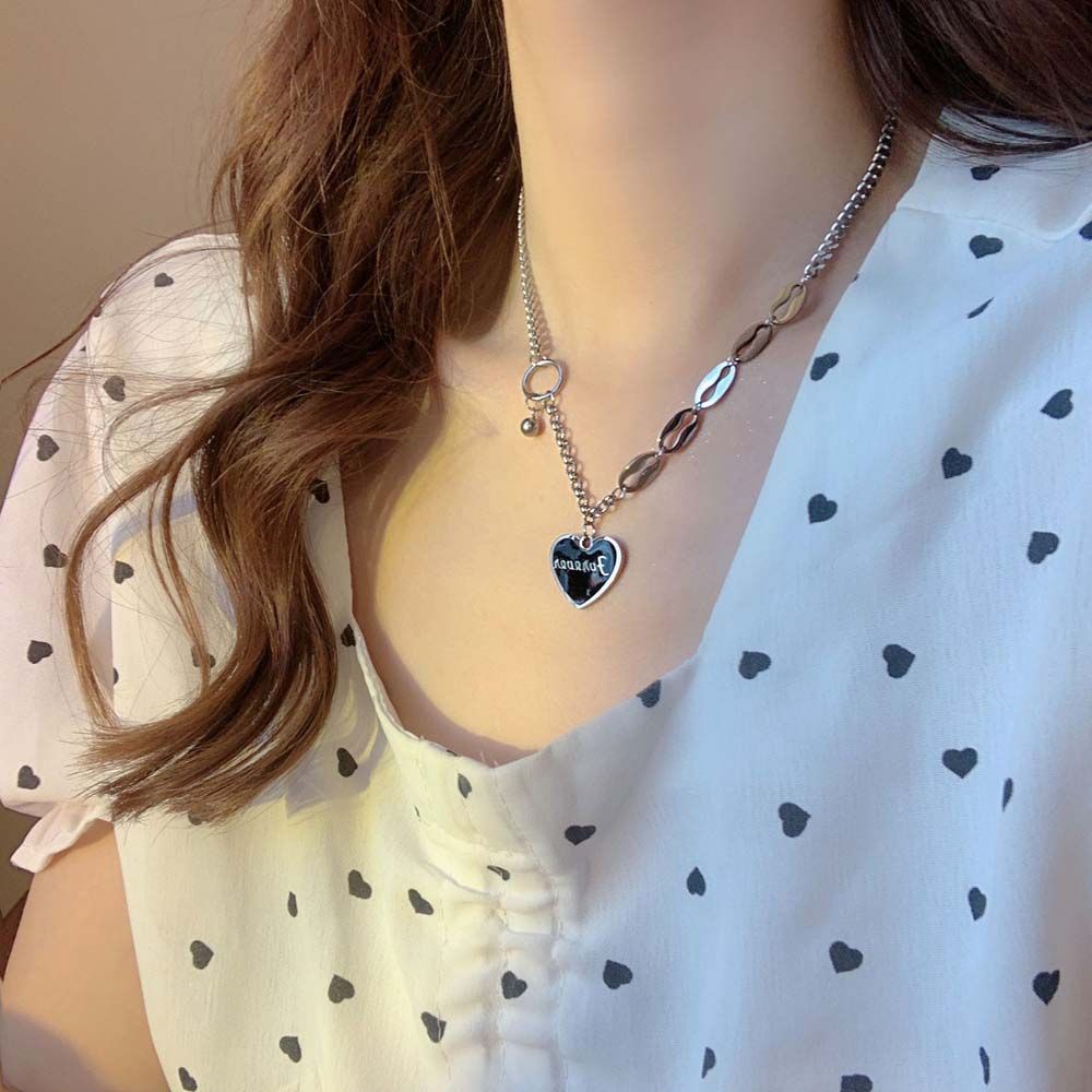 Vòng cổ hợp kim mặt hình trái tim khắc chữ phong cách Hàn Quốc