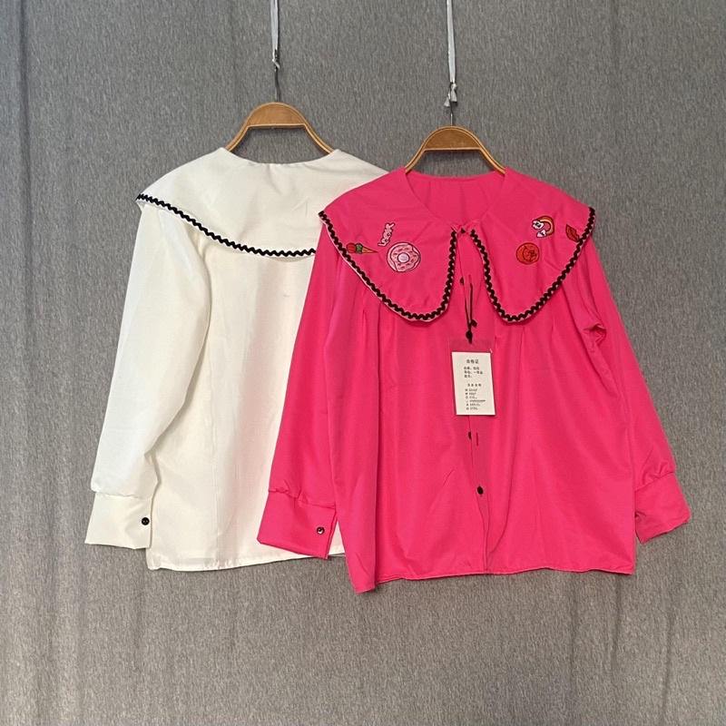 Áo sơ mi cổ viền bèo thêu hình Áo sơ mi trắng hồng dáng babydoll chất thô lụa | BigBuy360 - bigbuy360.vn