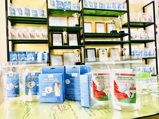 Khẩu Trang Vãi 4N Kháng Khuẩn + Kháng UV + Chống Nước (set 10 cái) siêu co giản cho mọi khuôn mặt | BigBuy360 - bigbuy360.vn