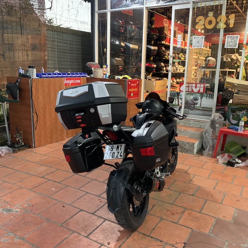 Yamaha R15 lên bộ 3 thùng sau Givi cực chất cùng bộ baga chính hãng