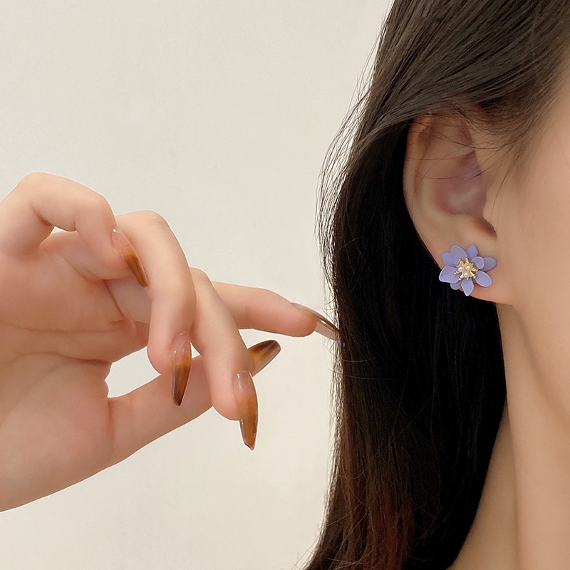 Bông Tai Mạ Bạc 925 Hình Hoa Đính Ngọc Trai Màu Tím Dễ Thương Cao Cấp Phong Cách Hàn