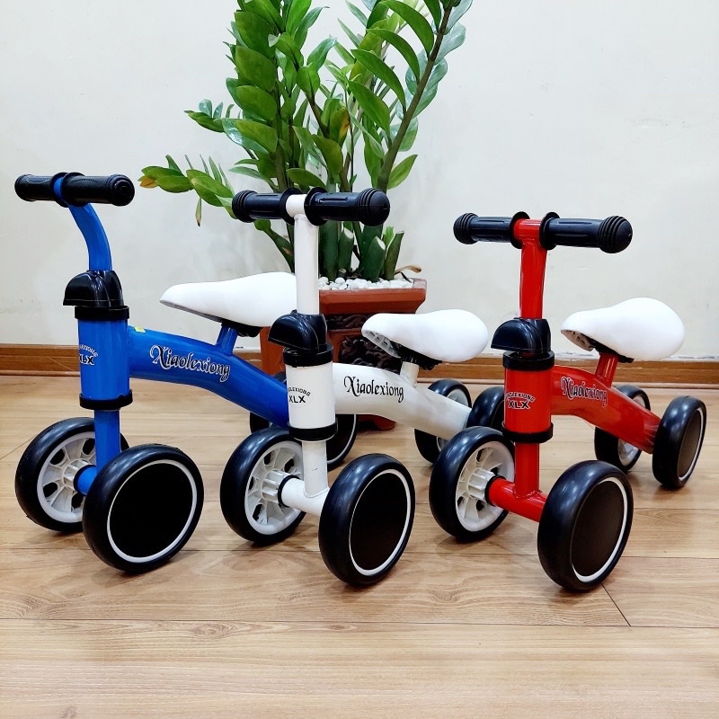 XE CHÒI CHÂN 4 BÁNH TỰ CÂN BẰNG CHO BÉ 6-18 THÁNG