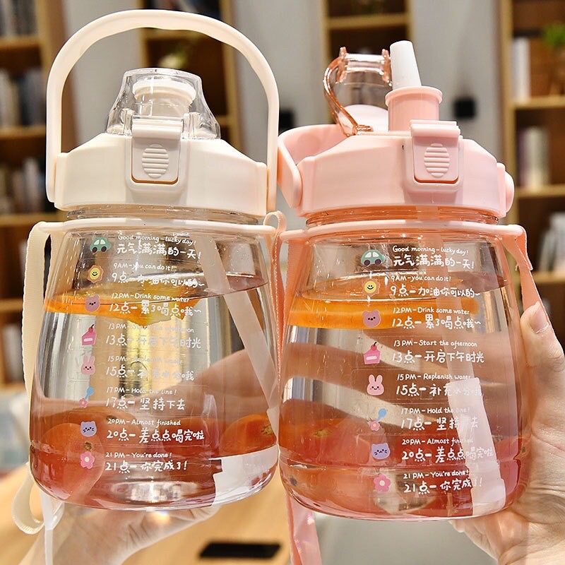 Bình uống nước 1300ml có dây deo và ống hút tiện dụng