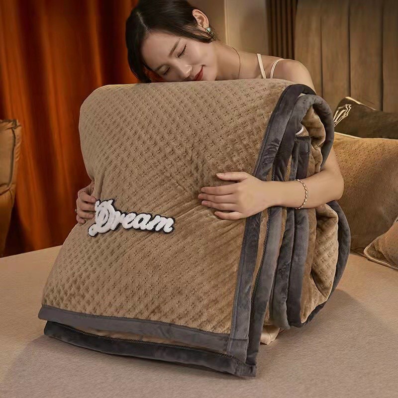 CHĂN NỈ DREAM MẪU MỚI NẶNG 2.2KG SIZE 230X200CM