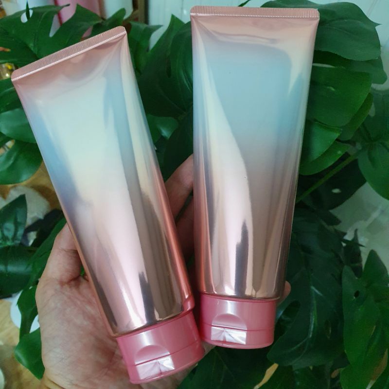 Tuýp nhựa, chai đựng sữa rửa mặt 250ml, thân trắng sữa, nắp vàng - nắp bạc