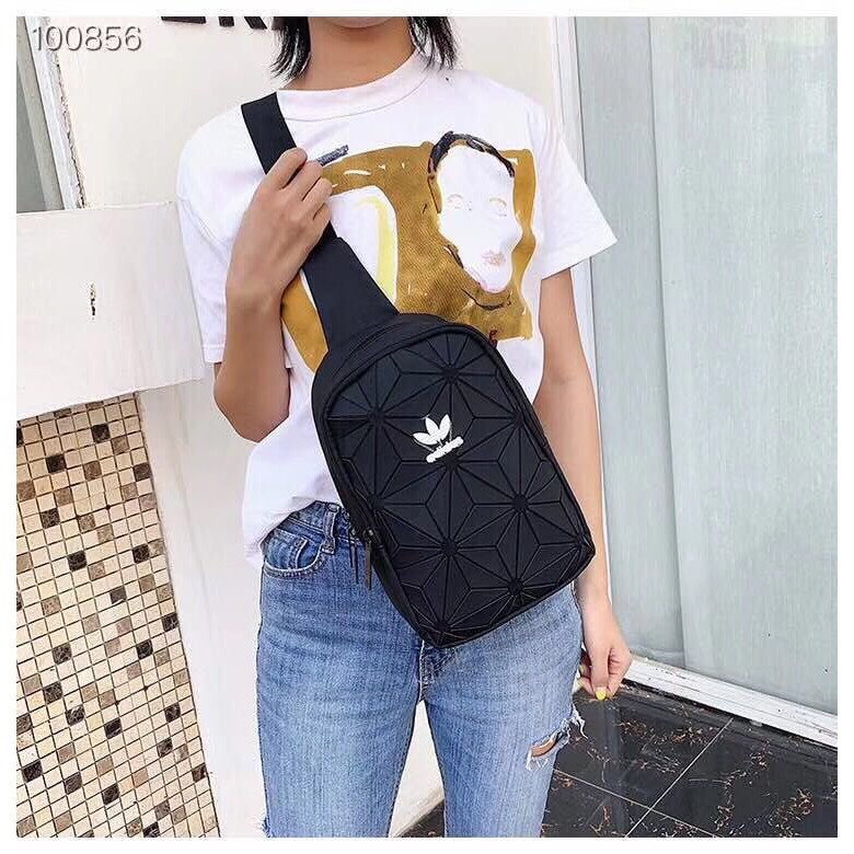 Túi đeo chéo adidas 3D m2