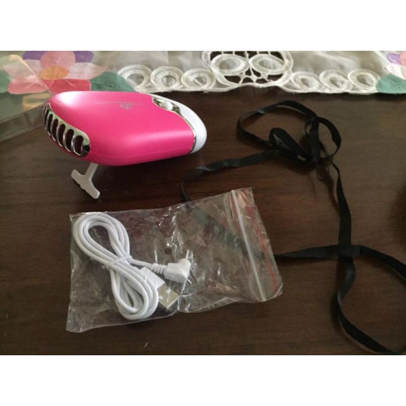 Quạt MINI Fan/ Quạt thổi mi xoá tan hơi cay/kèm dây sạc