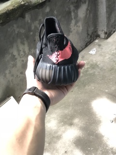 ( đủ hôp) giày yz 350 đỏ đen ( đủ size 36 đến 43)