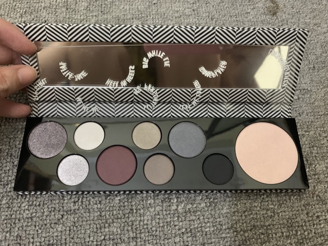 Bảng mắt và bắt sáng MAC Qween supreme