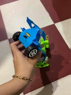 Xe đua chạy dây cót - siêu cute.