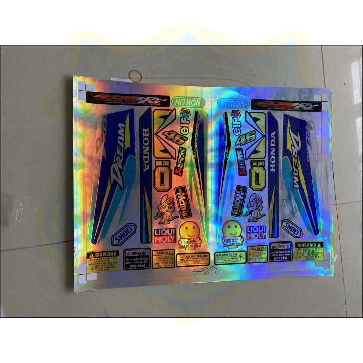 ( Quí khách vui lòng mang ra tiệm cho thợ dán ) Tem DREAM BẠC CROM TITAN 7 MÀU