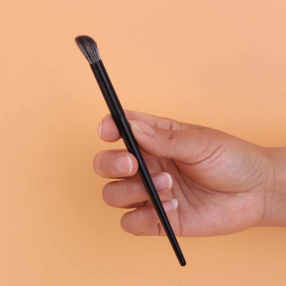 [Hàng mới về] Cọ trang điểm thiết kế cán gỗ tiện dụng cho nữ