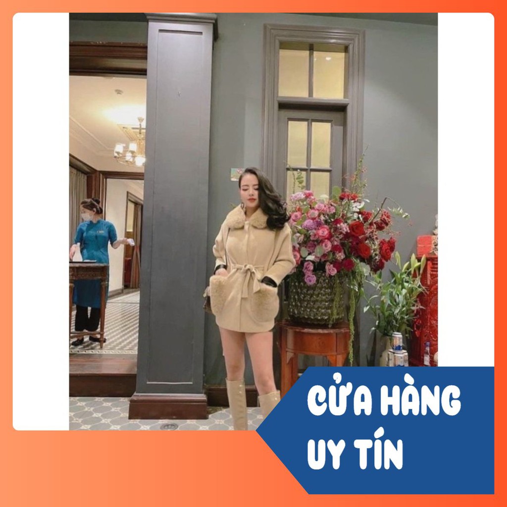 ÁO KHOÁC DẠ ÉP MÀU BE CỔ LÔNG KÈM ĐAI NỮ
