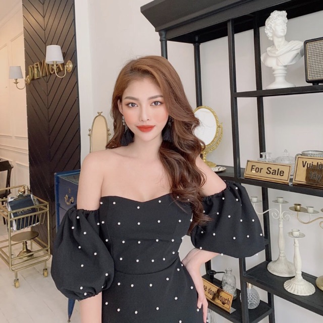 ĐẦM ĐEN TRỄ VAI FORM NGẮN SỊN SANG | BigBuy360 - bigbuy360.vn